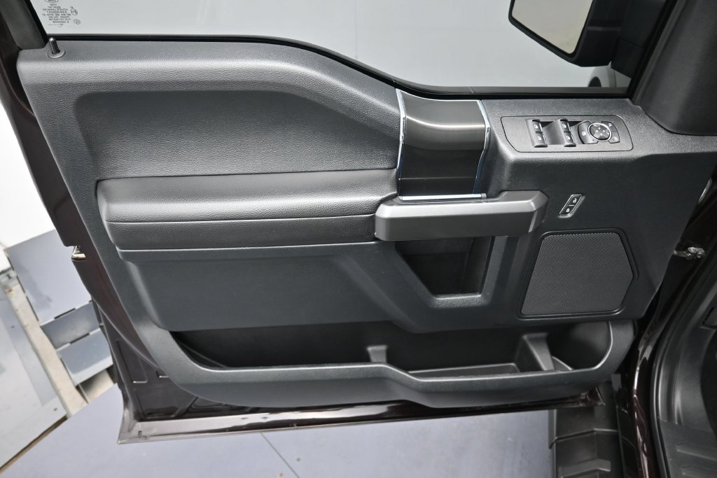Used 2019 Ford F150 XLT w/ Equipment Group 302A Luxury AWD/4WD image 9