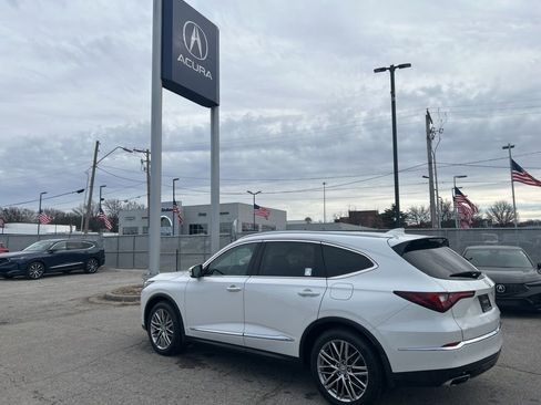 Used 2023 Acura MDX SH-AWD w/ Advance Package image 9