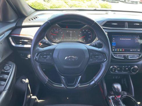 Used 2021 Chevrolet TrailBlazer RS w/ Sun and Liftgate Package FWD image 14