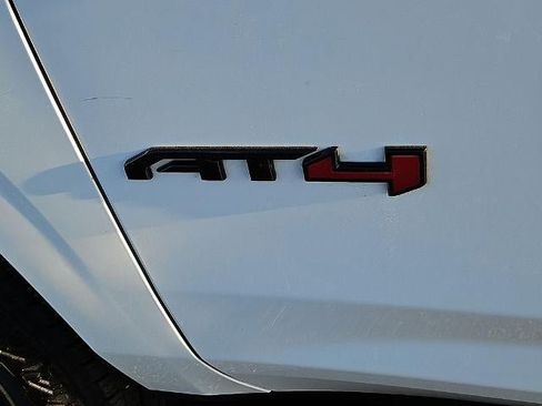 Used 2023 GMC Yukon AT4 AWD/4WD image 15