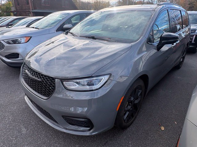 Used 2025 Chrysler Pacifica Limited FWD image 18
