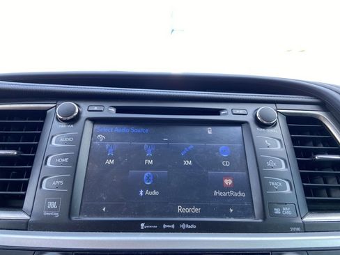 Used 2017 Toyota Highlander Limited Platinum AWD/4WD image 37