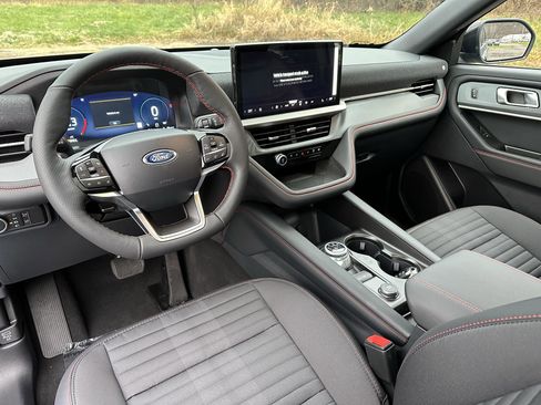 New 2026 Ford Explorer ST-Line w/ ST-Line Street Pack image 35