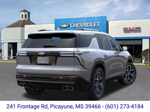 New 2026 Chevrolet Traverse High Country FWD image 4