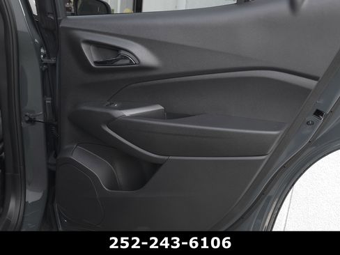 Used 2026 Chevrolet Trax LS image 32