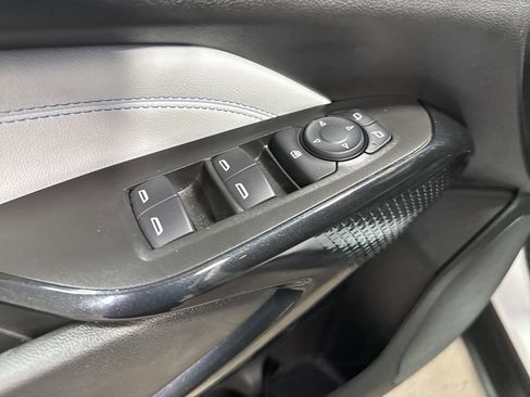 Used 2025 Chevrolet Trax LT w/ LT Convenience Package FWD image 25