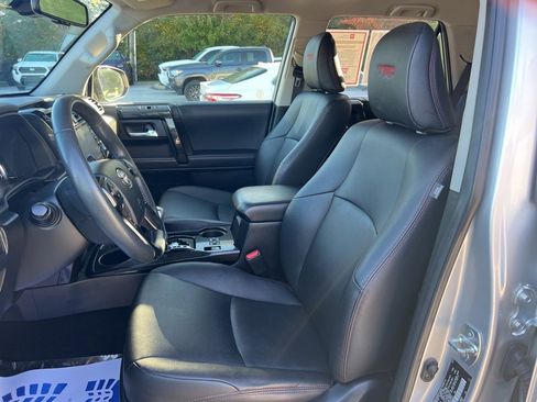 Certified 2022 Toyota 4Runner TRD Off-Road Premium image 31