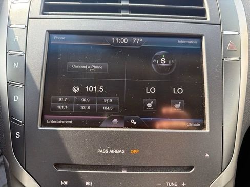 Used 2013 Lincoln MKZ FWD image 18