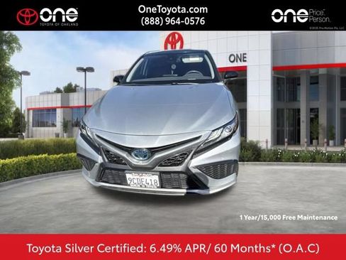 Used 2022 Toyota Camry XSE FWD image 1