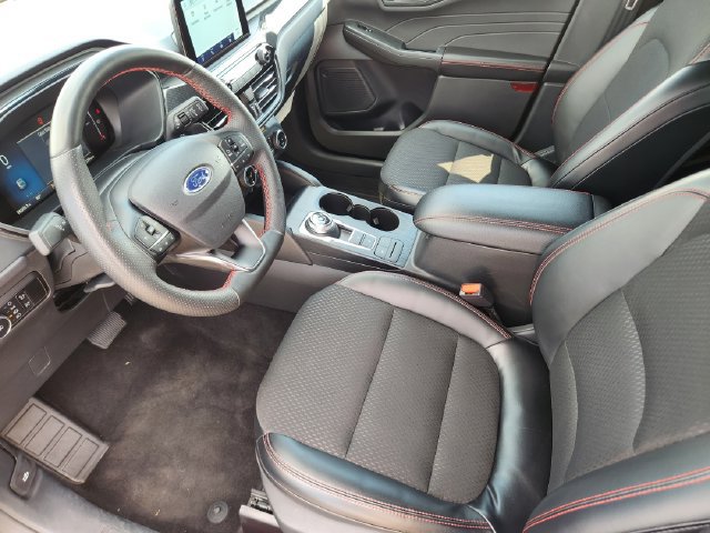 Used 2025 Ford Escape ST-Line Select AWD/4WD image 14