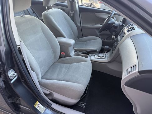 Used 2013 Toyota Corolla LE FWD image 8