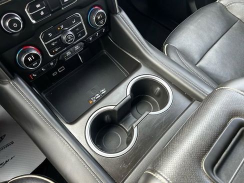 Used 2023 Chevrolet Suburban Premier image 19