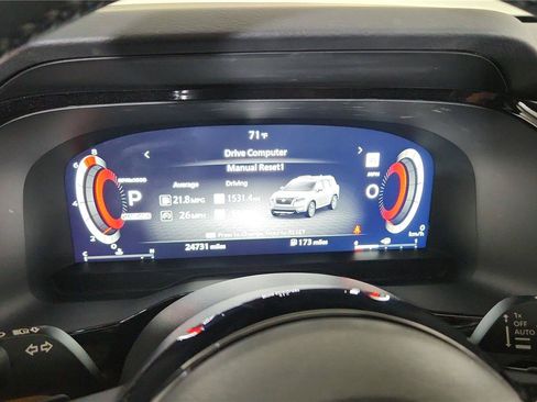 Used 2024 Nissan Pathfinder Platinum FWD image 26