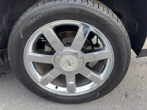 Used 2015 Cadillac Escalade Luxury image 12