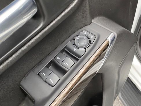 Used 2021 Chevrolet Silverado 1500 LT image 12