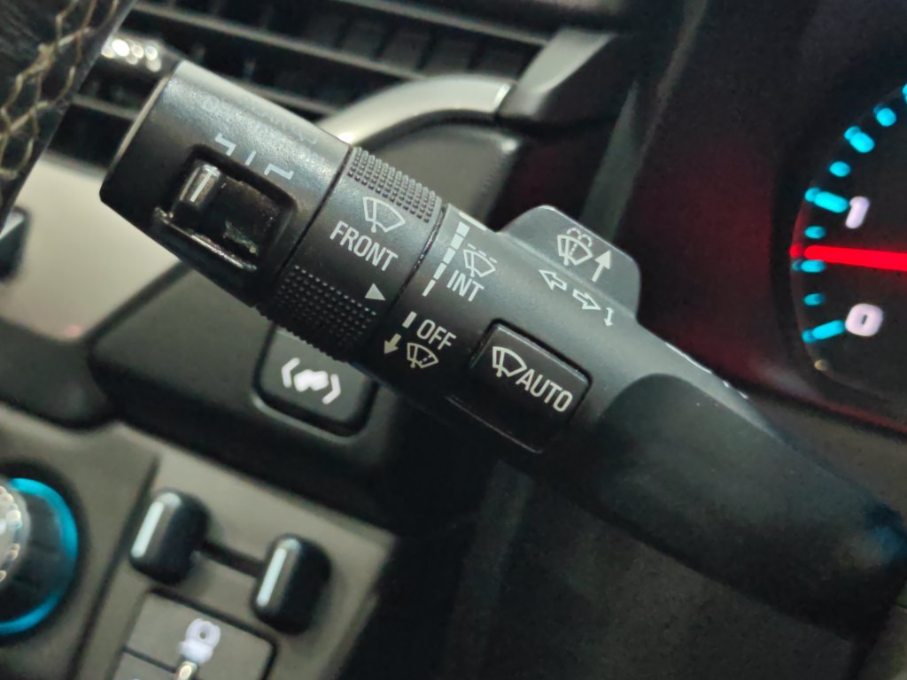 Used 2018 Chevrolet Suburban Premier w/ RST Edition AWD/4WD image 12