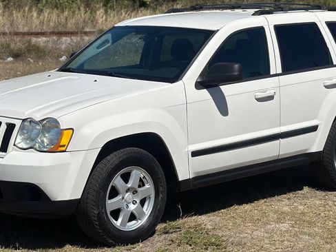 Used 2009 Jeep Grand Cherokee Laredo AWD/4WD image 3