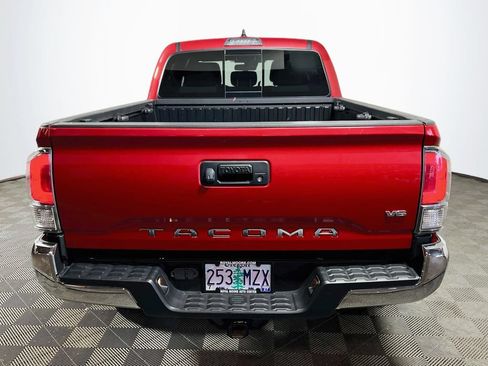 Certified 2021 Toyota Tacoma TRD Off-Road AWD/4WD image 6
