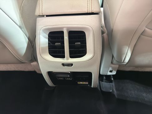 Used 2019 Jeep Cherokee Limited AWD/4WD image 29