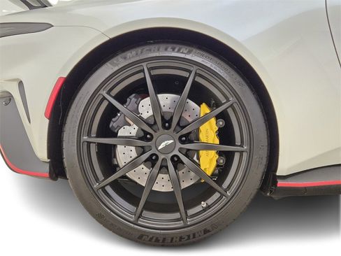 Used 2023 Aston Martin V12 Vantage image 7