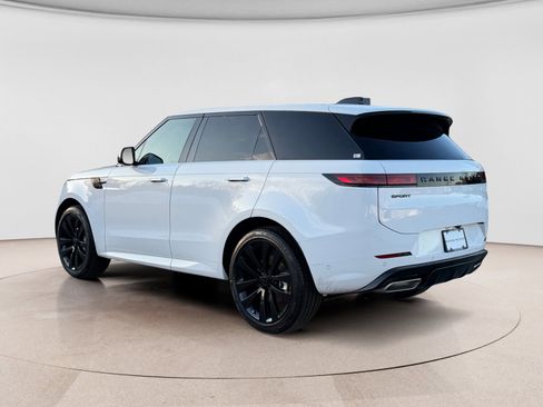 New 2026 Land Rover Range Rover Sport Dynamic SE image 3