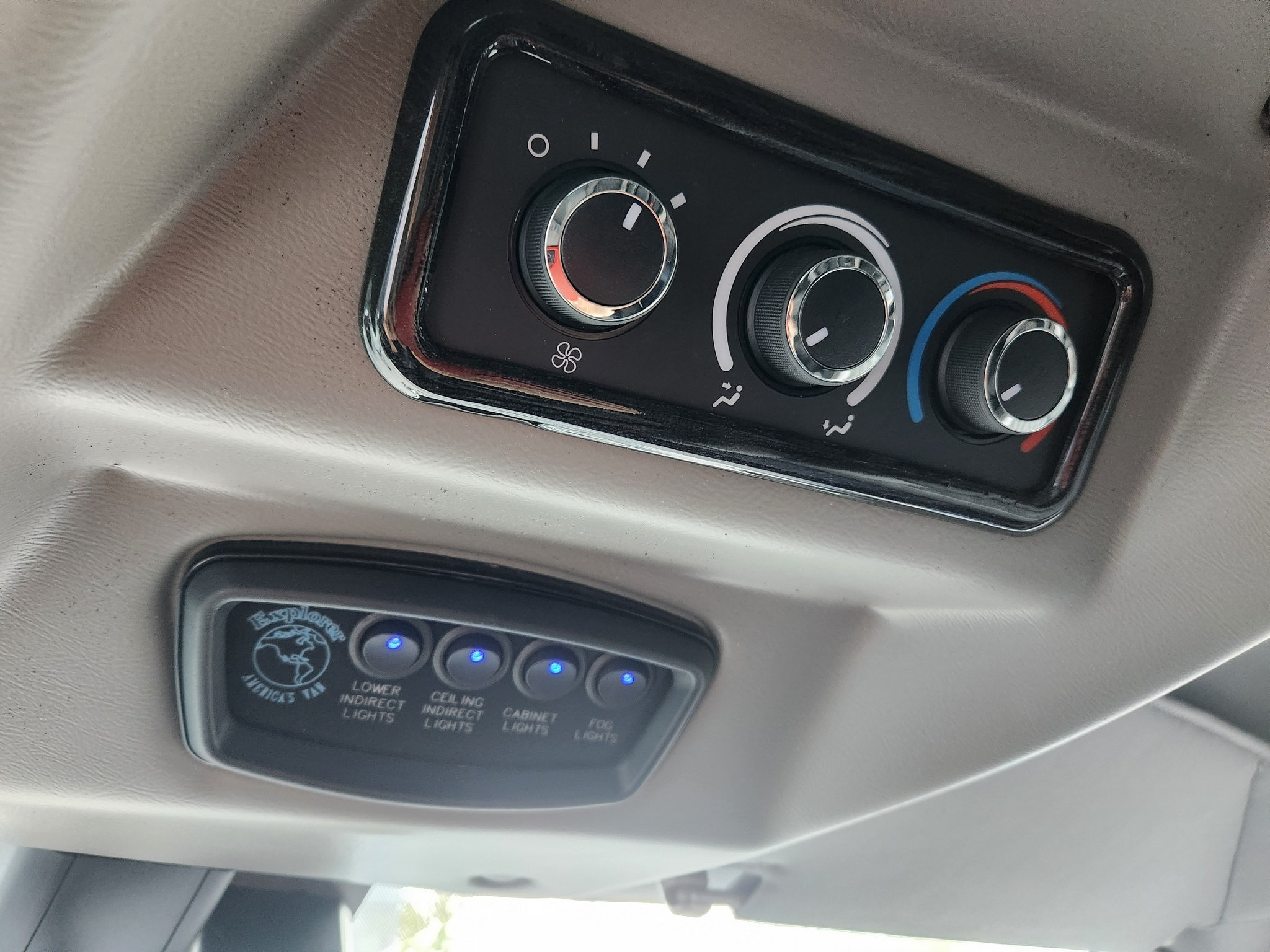 Used 2026 Chevrolet Express 2500 w/ Driver Convenience Package RWD image 50