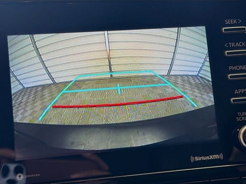 Used 2022 Toyota Prius XLE FWD image 16
