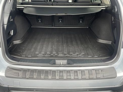 Used 2019 Subaru Outback 2.5i Limited w/ Popular Package #2 image 11