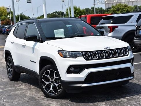 Used 2025 Jeep Compass Limited AWD/4WD image 2