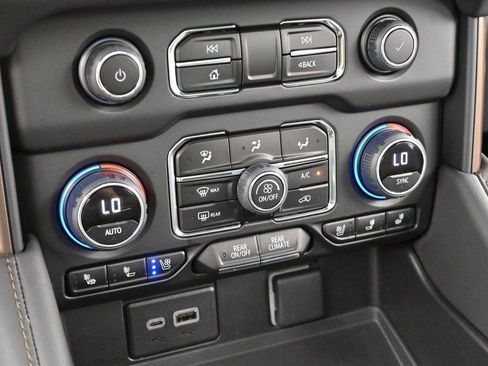 Used 2023 Chevrolet Tahoe High Country AWD/4WD image 22