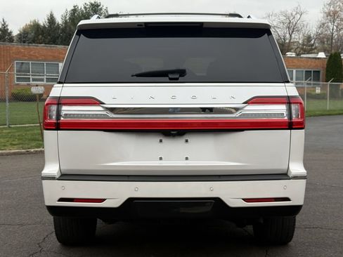 Used 2019 Lincoln Navigator Reserve image 10