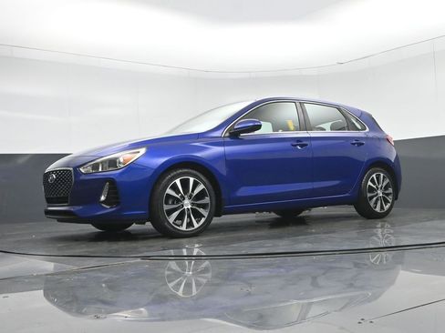 Used 2018 Hyundai Elantra GT image 48