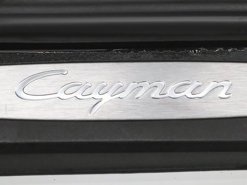 Used 2019 Porsche 718 Cayman image 15