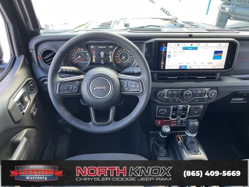 New 2025 Jeep Gladiator Rubicon w/ Convenience Group image 11