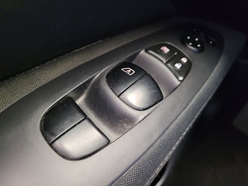 Used 2017 Nissan Pathfinder S image 27