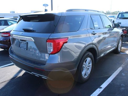 Used 2021 Ford Explorer XLT w/ Equipment Group 202A AWD/4WD image 4