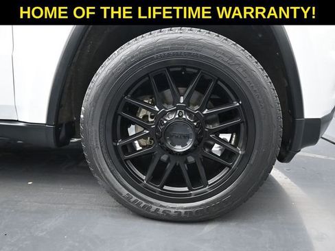 Used 2015 Jeep Grand Cherokee Limited w/ Luxury Group II image 51