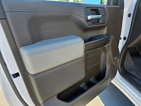 Used 2021 Chevrolet Silverado 1500 RST image 19