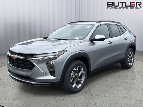 New 2026 Chevrolet Trax LT w/ Driver Confidence Package image 1