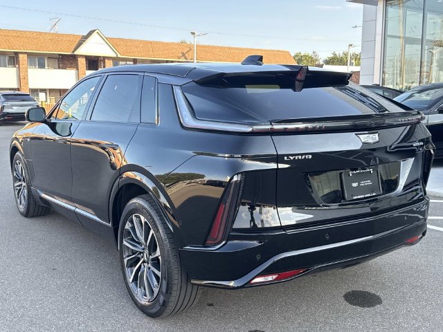 Certified 2024 Cadillac Lyriq Sport w/ LPO, Floor Liner Package AWD/4WD image 8