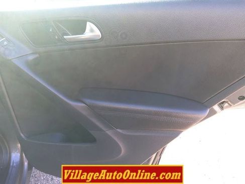 Used 2016 Volkswagen Tiguan SE image 39