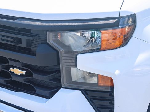 Used 2022 Chevrolet Silverado 1500 W/T RWD image 5