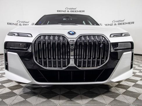 Used 2023 BMW i7 xDrive60 AWD/4WD image 5