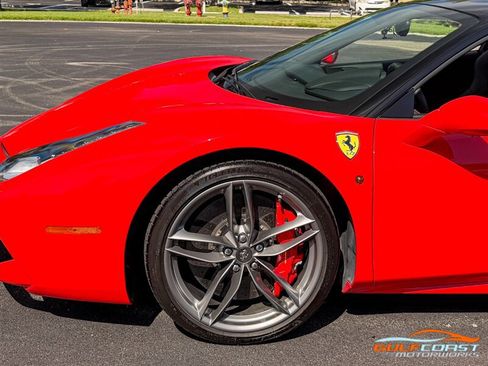 Used 2019 Ferrari 488 GTB RWD image 43