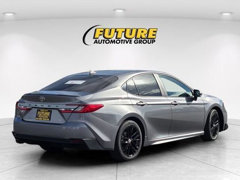 Certified 2025 Toyota Camry SE FWD image 5