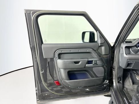 Used 2023 Land Rover Defender 90 X AWD/4WD image 11