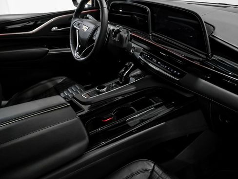 Used 2023 Cadillac Escalade ESV V image 21