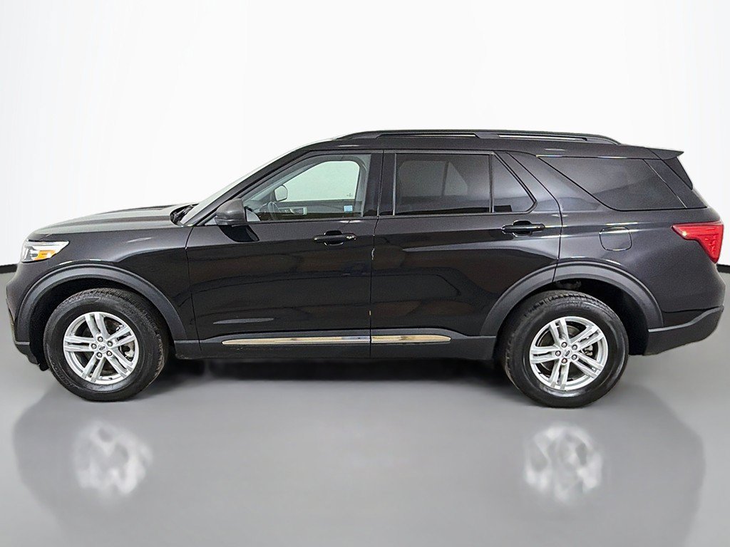Used 2024 Ford Explorer XLT w/ Equipment Group 202A AWD/4WD image 14