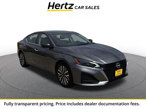 Used 2025 Nissan Altima 2.5 SV FWD image 1