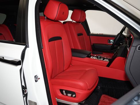 Used 2025 Rolls-Royce Cullinan Black Badge w/ Leather Finishing Pack AWD/4WD image 13